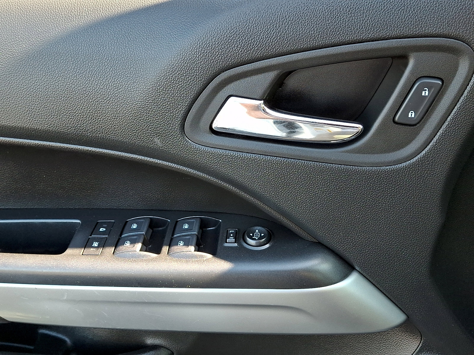 Used 2024 Chevrolet Equinox LT FWD image 24