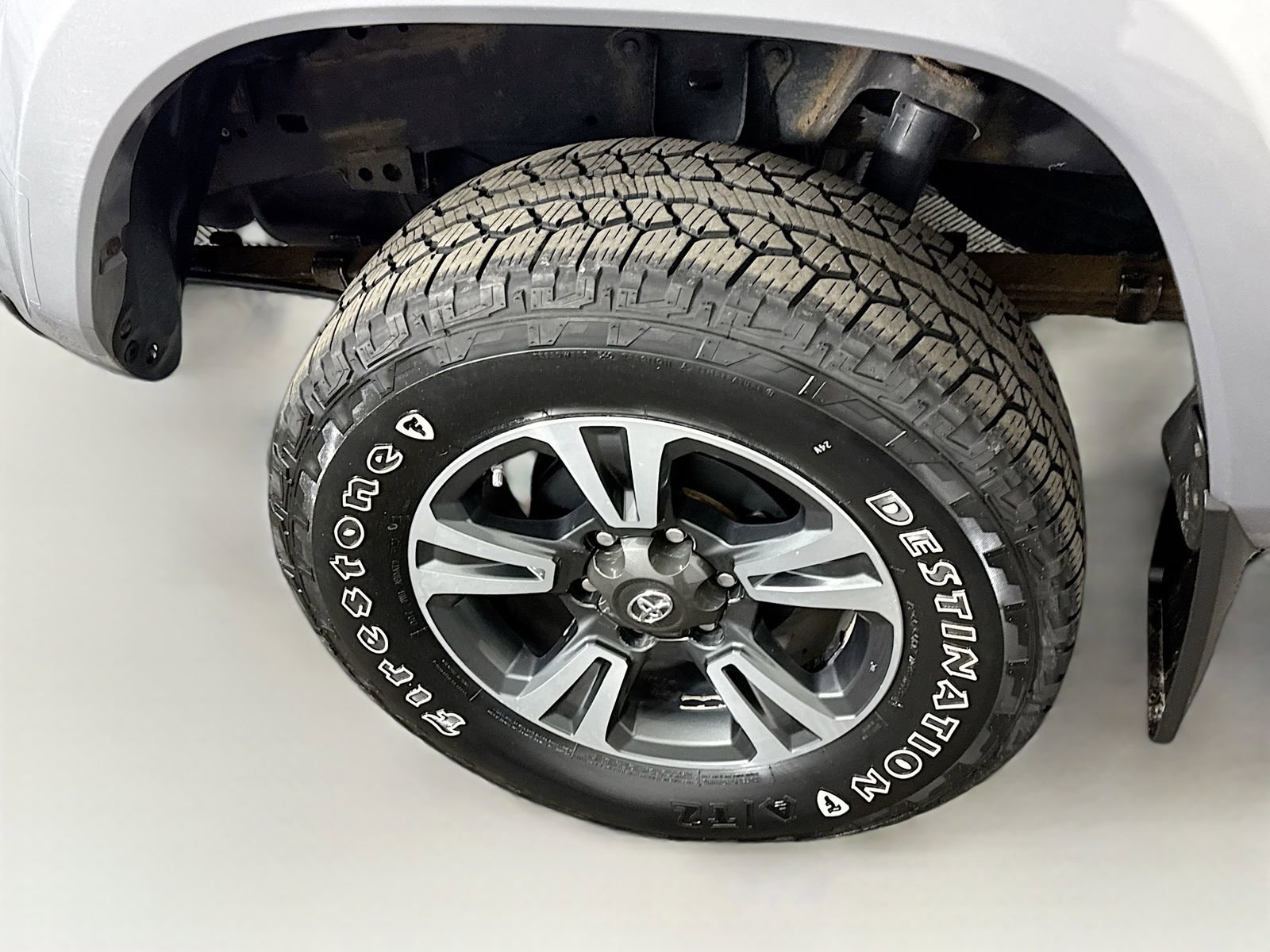 Used 2017 Toyota Tacoma TRD Sport w/ Premium & Technology Package image 23