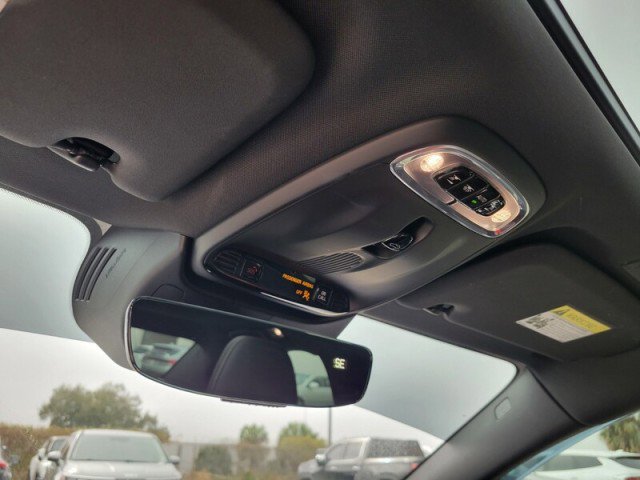 Used 2019 Volvo S60 T5 R-Design image 22