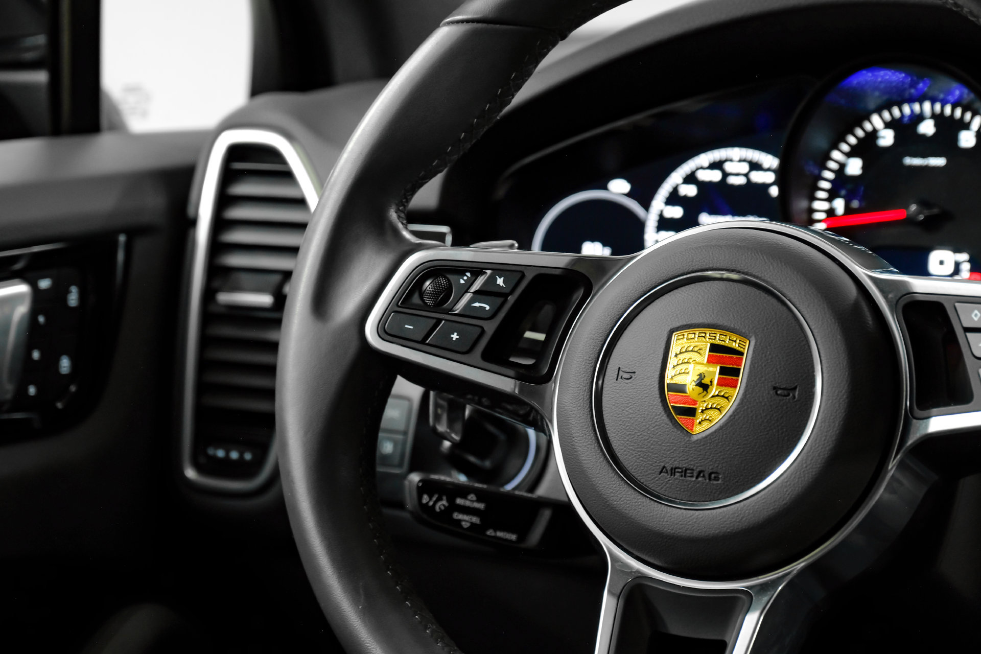 Used 2023 Porsche Cayenne AWD/4WD image 21