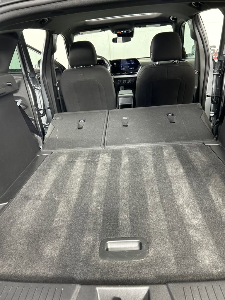 Certified 2024 Chevrolet Trax RS w/ Sunroof Package image 30