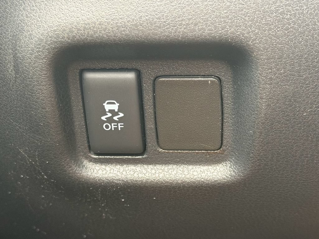 Used 2016 Nissan Versa S Plus FWD image 31