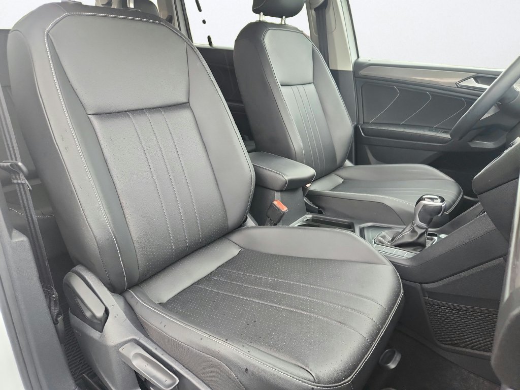 Certified 2023 Volkswagen Tiguan SE FWD image 26