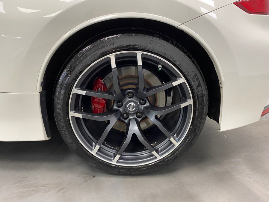 Used 2016 Nissan 370Z NISMO RWD image 18
