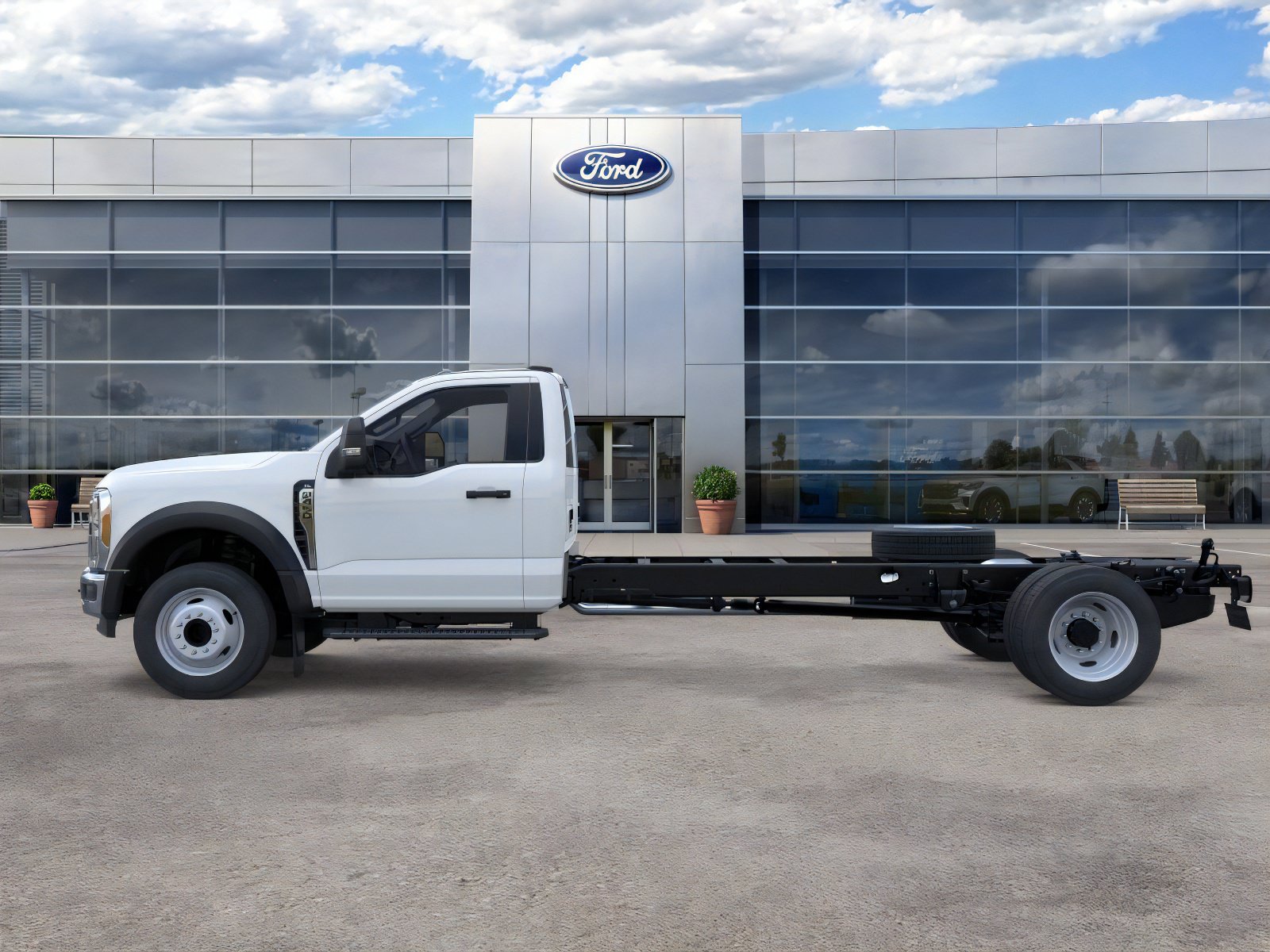New 2026 Ford F450 XL w/ XL Chrome Package RWD image 3
