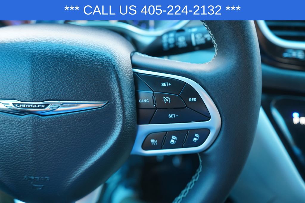 Used 2023 Chrysler Pacifica Touring-L FWD image 33