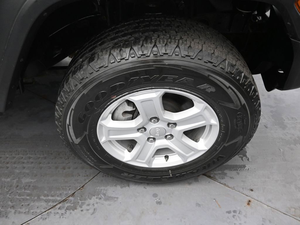 Used 2020 Jeep Wrangler Sport image 27