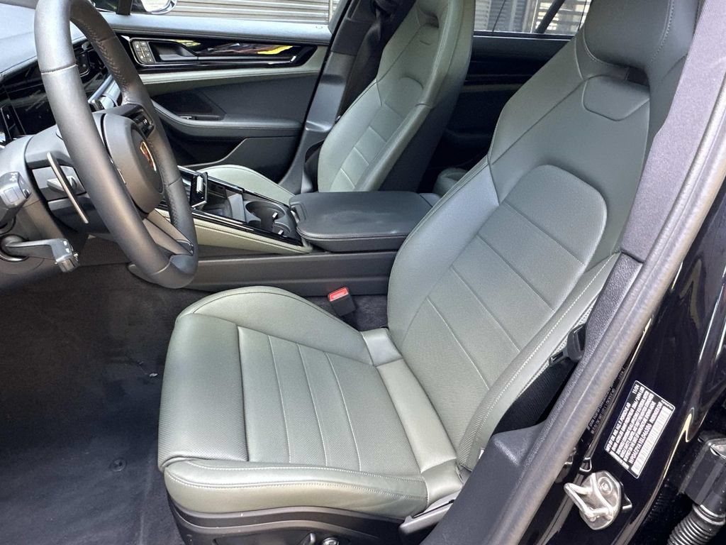 New 2025 Porsche Panamera 4 E-Hybrid AWD/4WD image 5