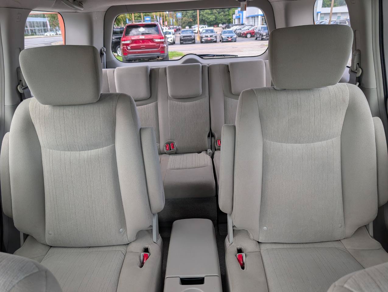 Used 2017 Nissan Quest SV FWD image 29
