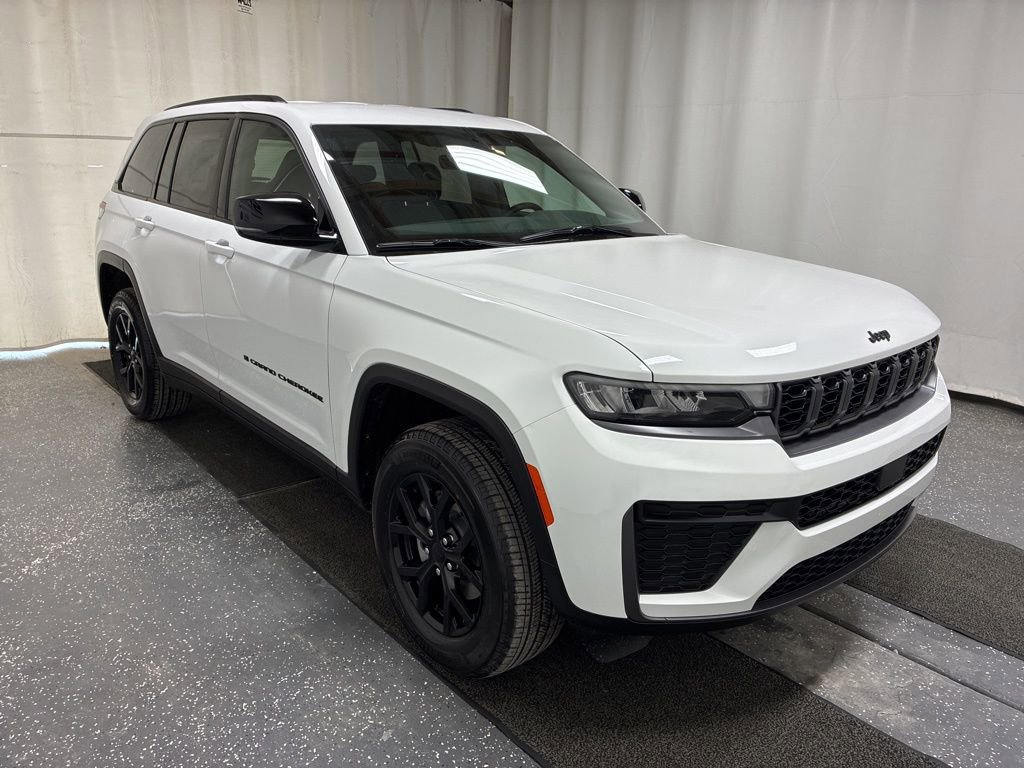 New 2026 Jeep Grand Cherokee Altitude AWD/4WD image 3