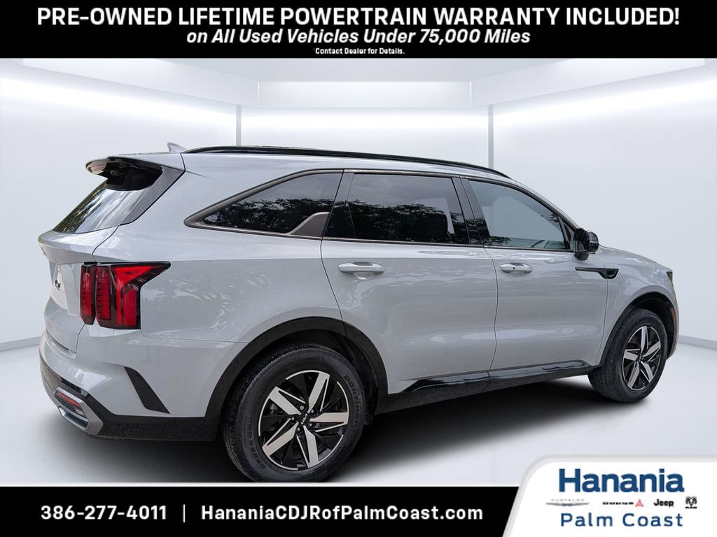 Used 2023 Kia Sorento EX w/ Panoramic Sunroof Package FWD image 3