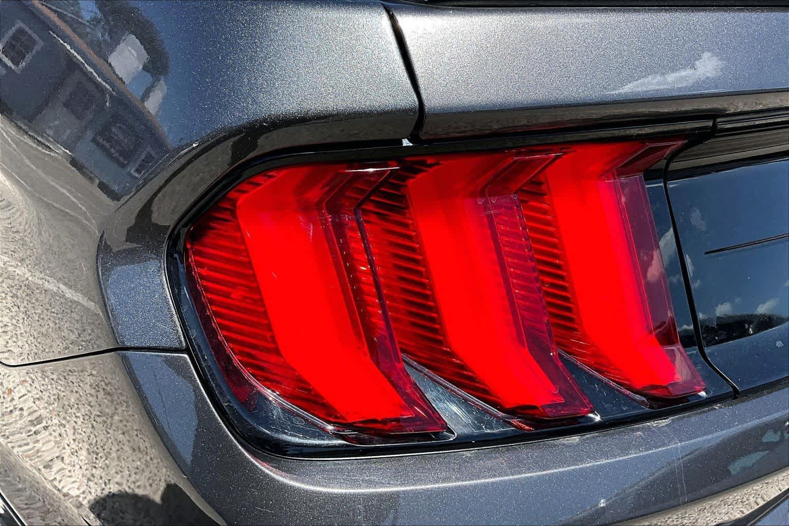 Used 2020 Ford Mustang Coupe w/ Equipment Group 101A RWD image 28