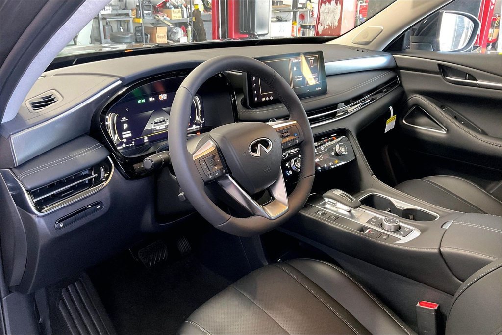 New 2027 INFINITI QX60 Luxe w/ Family Package FWD image 7