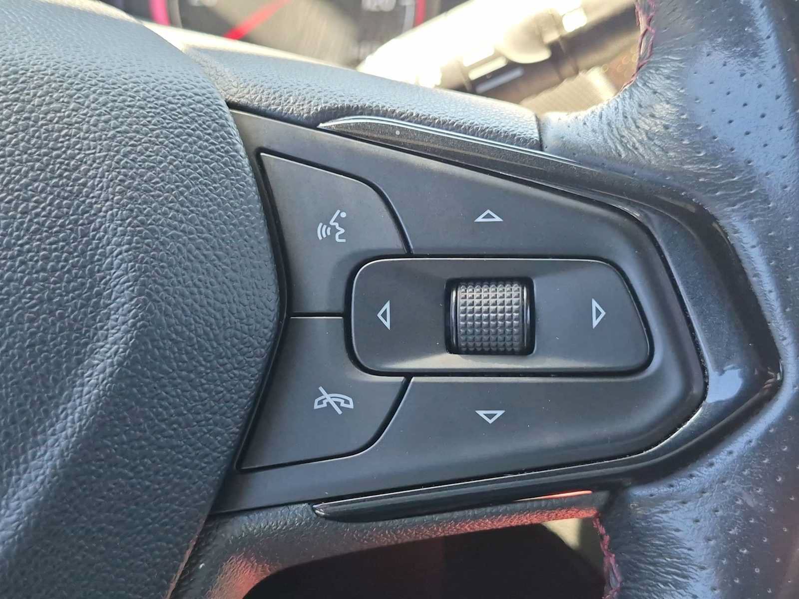 Used 2021 Chevrolet TrailBlazer RS w/ Technology Package FWD image 24