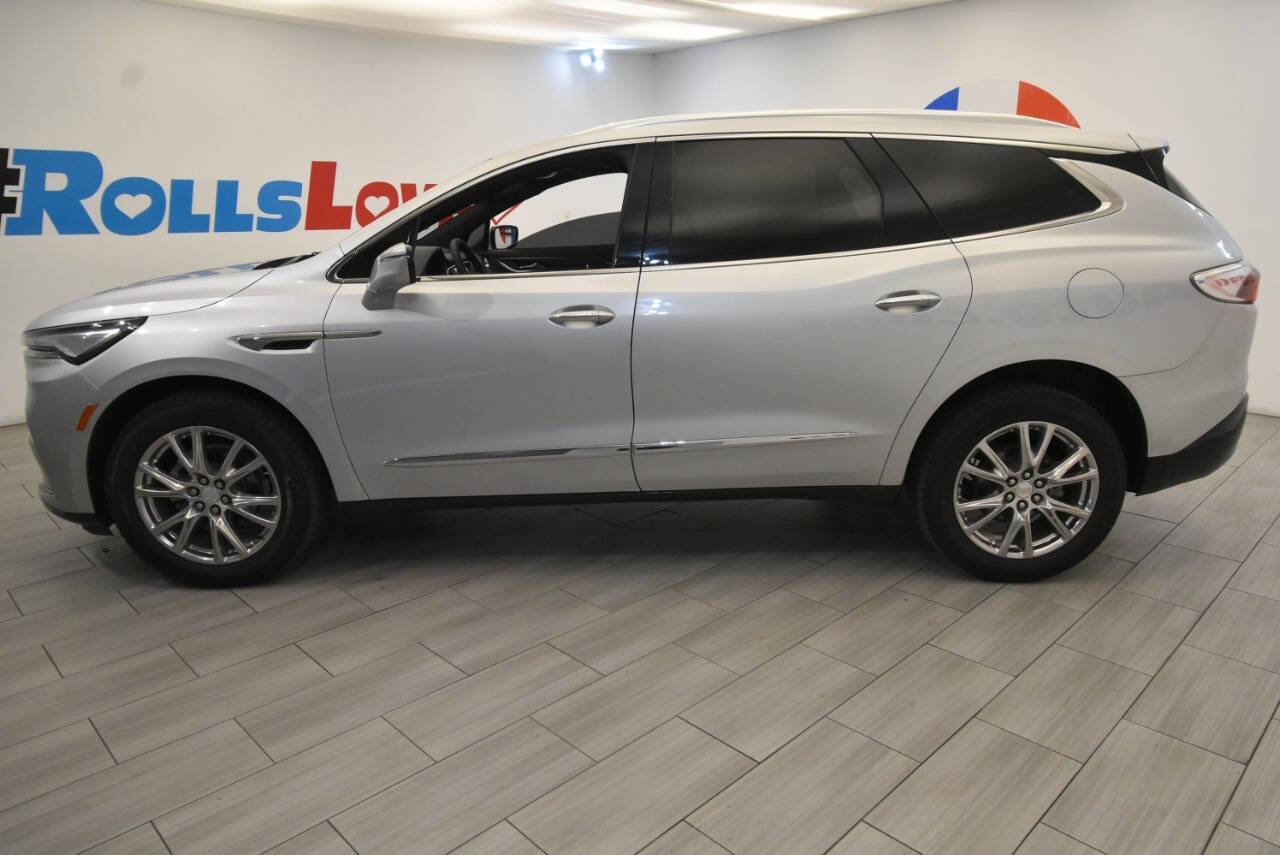 Used 2022 Buick Enclave Essence w/ Experience Buick Package image 2