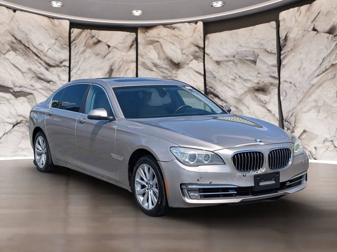 Used 2013 BMW 740Li xDrive AWD/4WD image 17