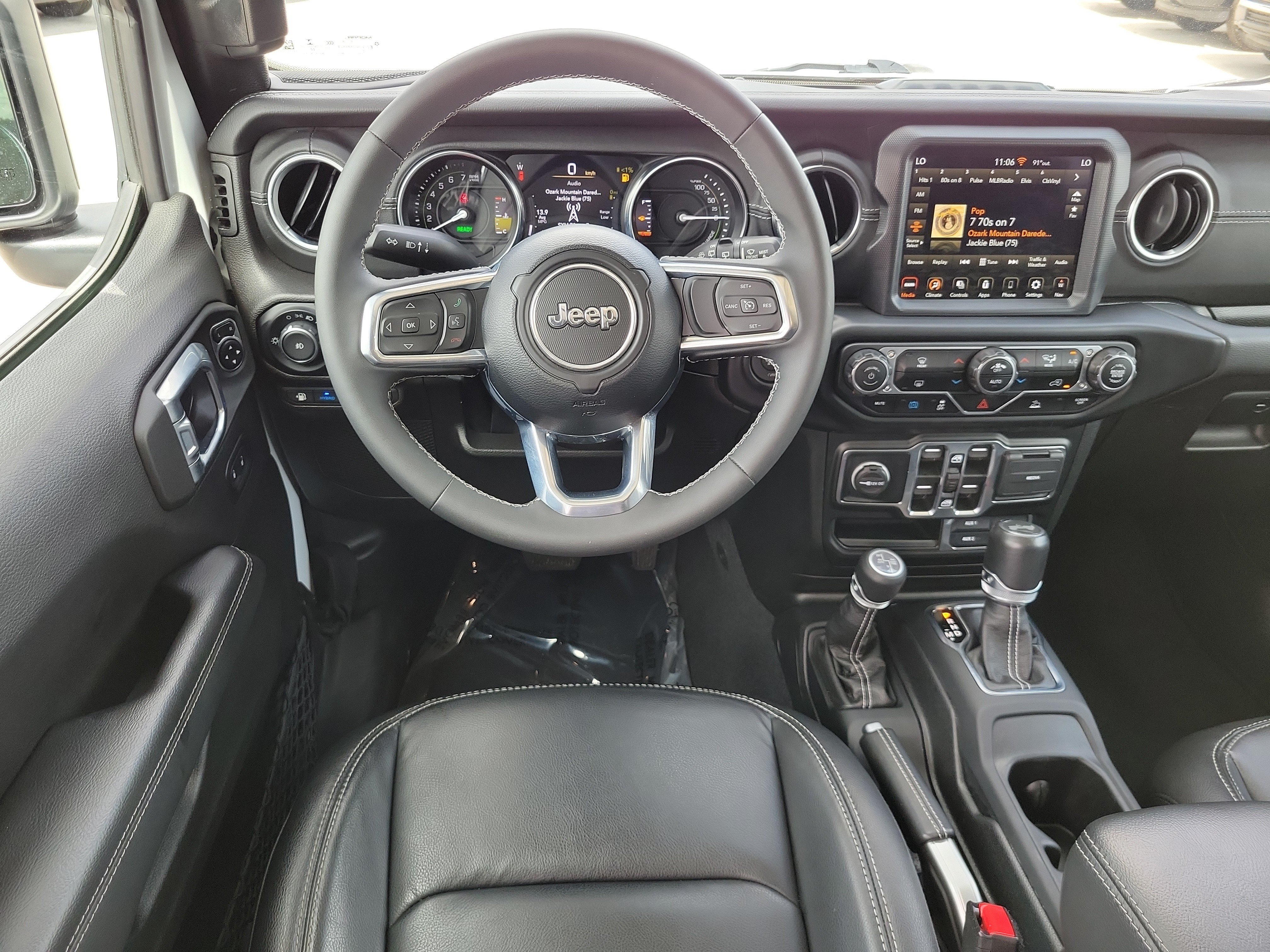 Used 2023 Jeep Wrangler Unlimited Sahara AWD/4WD image 19