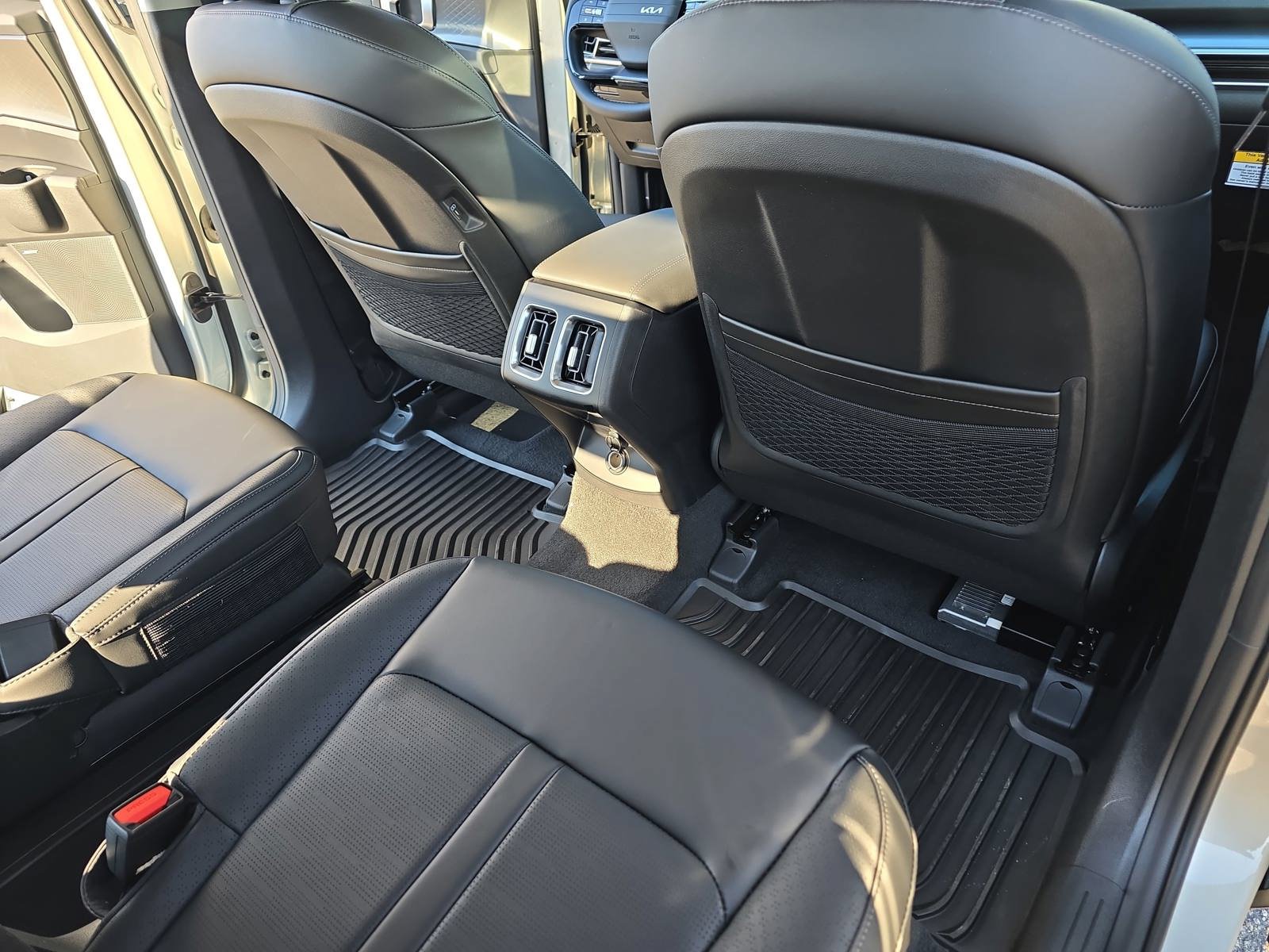 New 2026 Kia Sorento EX w/ EX Premium Package FWD image 12