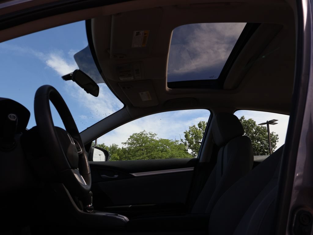 Certified 2018 Honda Civic EX image 30