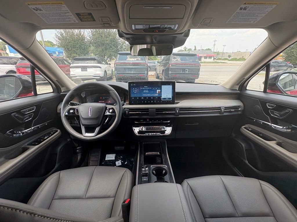 New 2025 Lincoln Corsair Reserve w/ Jet Appearance Package image 11