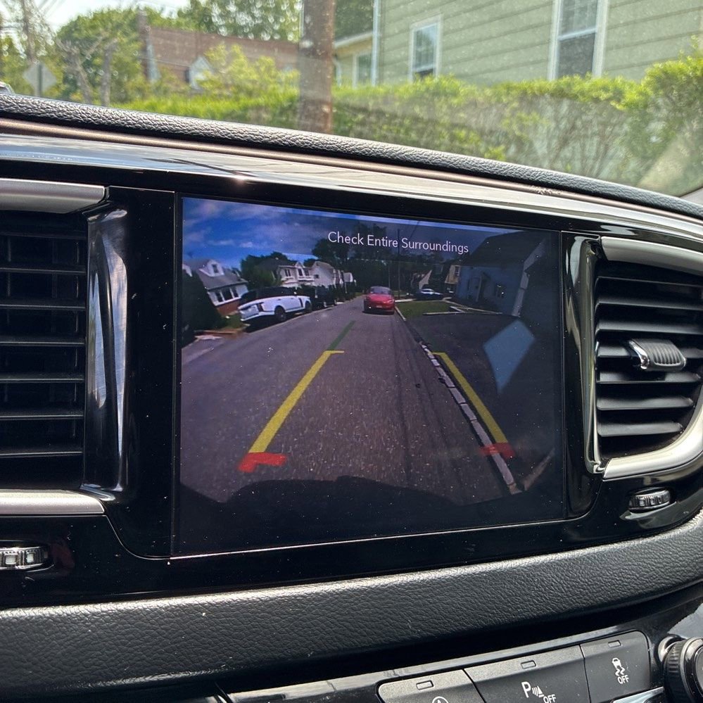 Used 2019 Chrysler Pacifica Touring-L FWD image 10