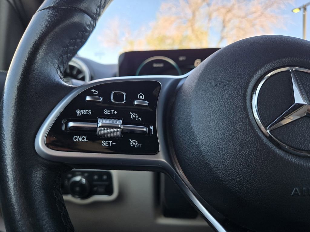 Used 2022 Mercedes-Benz GLB 250 image 18