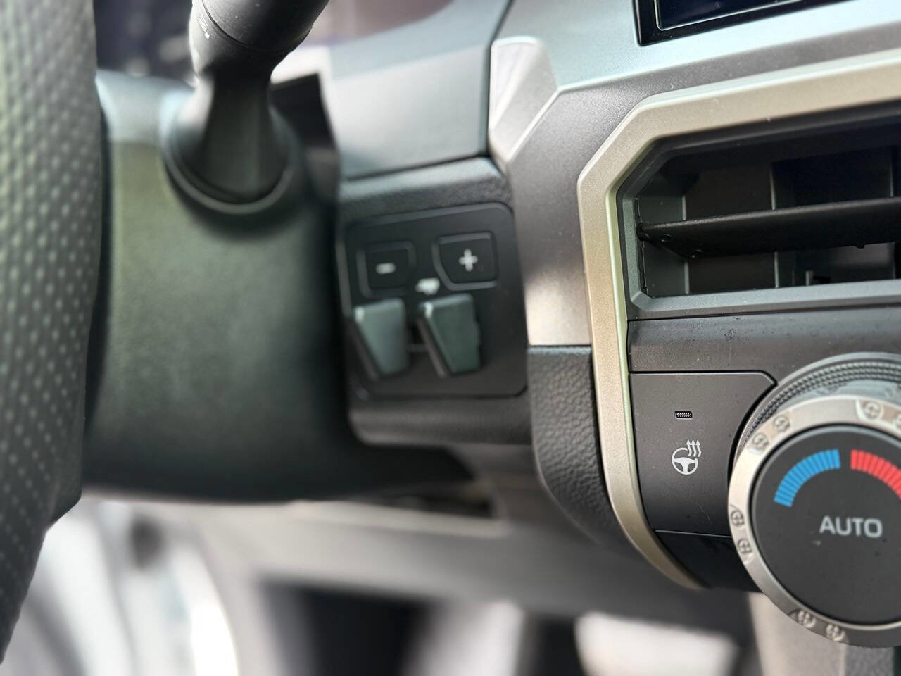 Used 2024 Toyota Tacoma TRD Off-Road w/ TRD Off Road Upgrade Package image 24