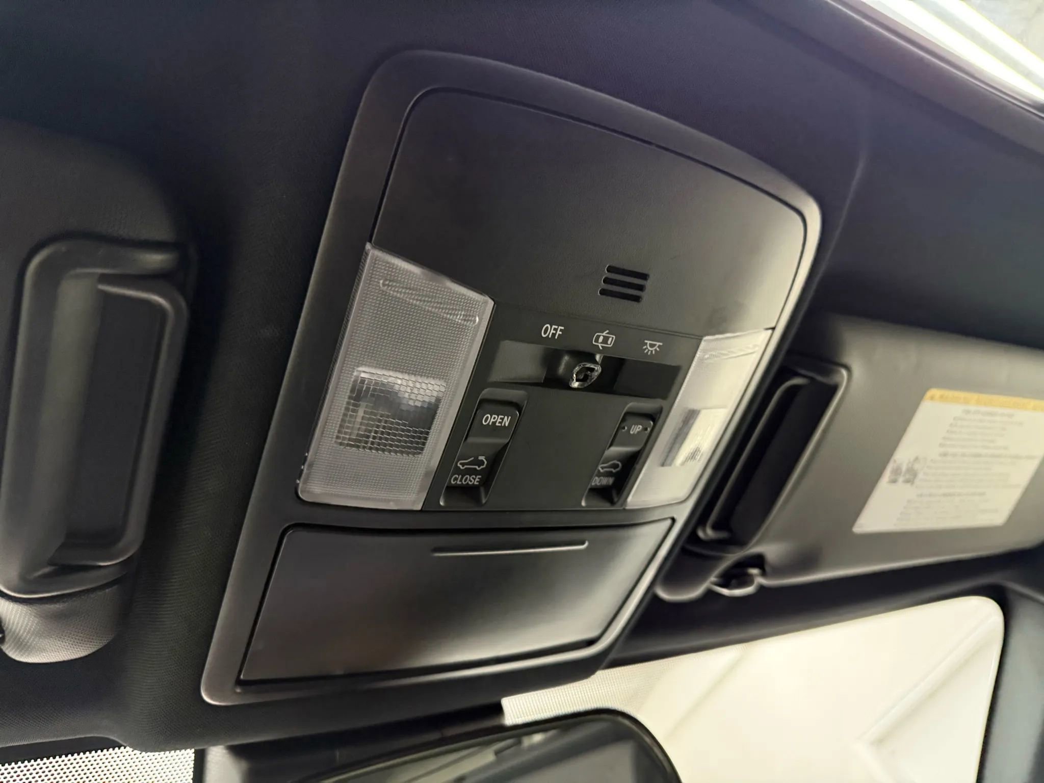 Used 2017 Toyota RAV4 SE w/ Advanced Technology Package image 26