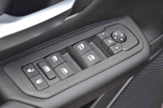 New 2026 RAM 1500 4x4 Crew Cab image 13