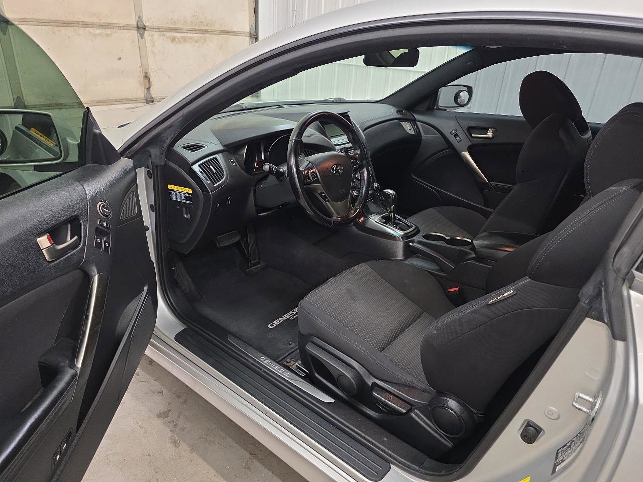 Used 2013 Hyundai Genesis 2.0T image 23