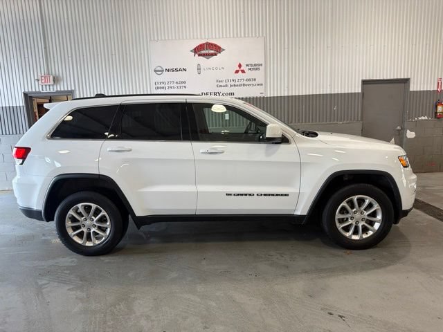 Used 2022 Jeep Grand Cherokee Laredo X AWD/4WD image 2