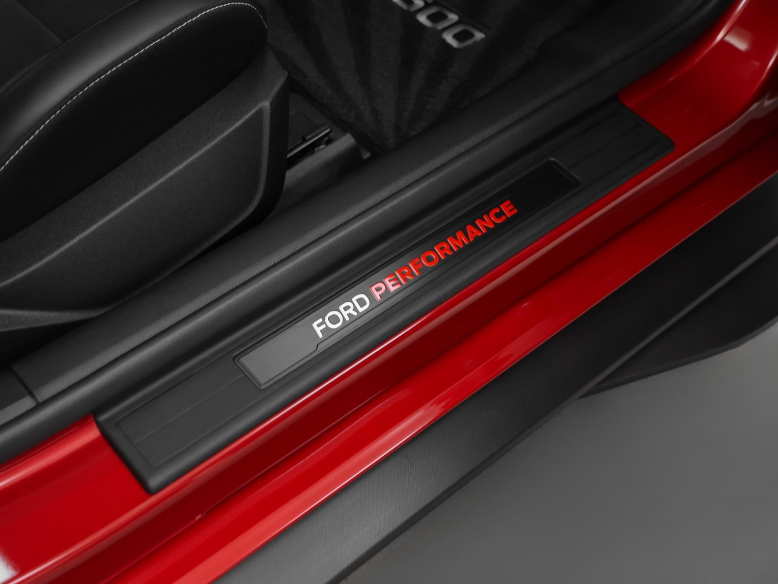 Used 2020 Ford Mustang Shelby GT500 w/ Carbon Fiber Track Pack image 38