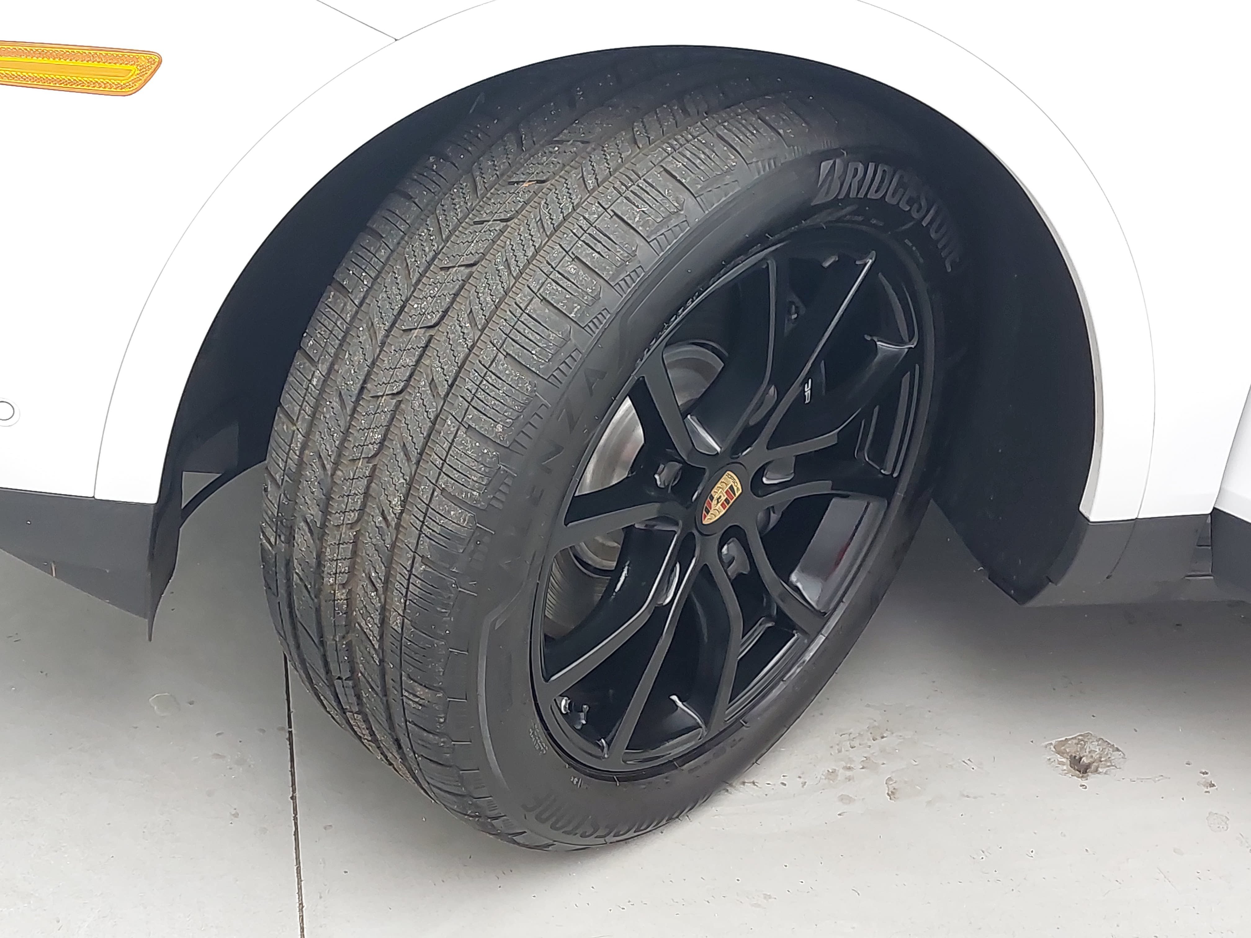Certified 2026 Porsche Cayenne E-Hybrid Coupe AWD/4WD image 35