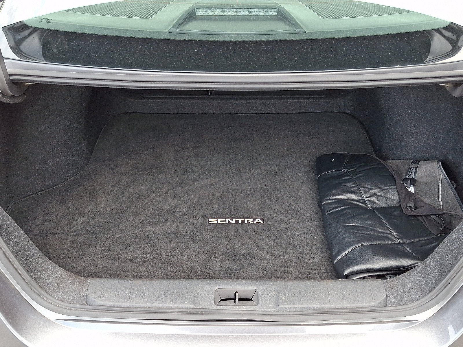 Used 2020 Nissan Sentra SR w/ Premium Package FWD image 29