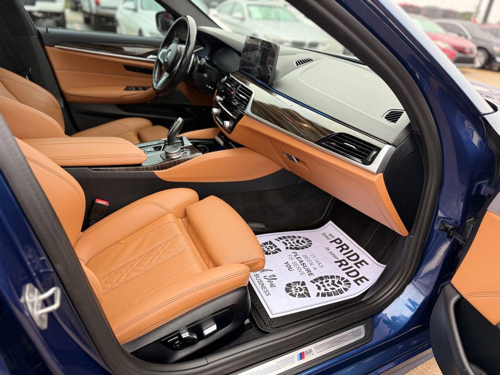 Used 2022 BMW 530e w/ Premium Package image 5