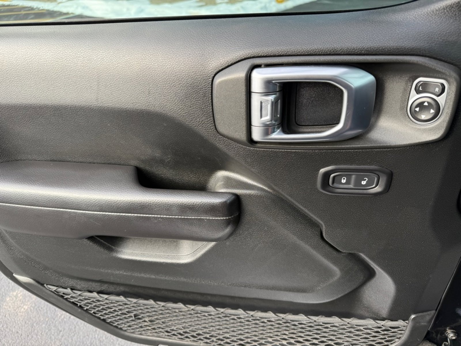 Used 2019 Jeep Wrangler Unlimited Sport w/ Cold Weather Group image 30