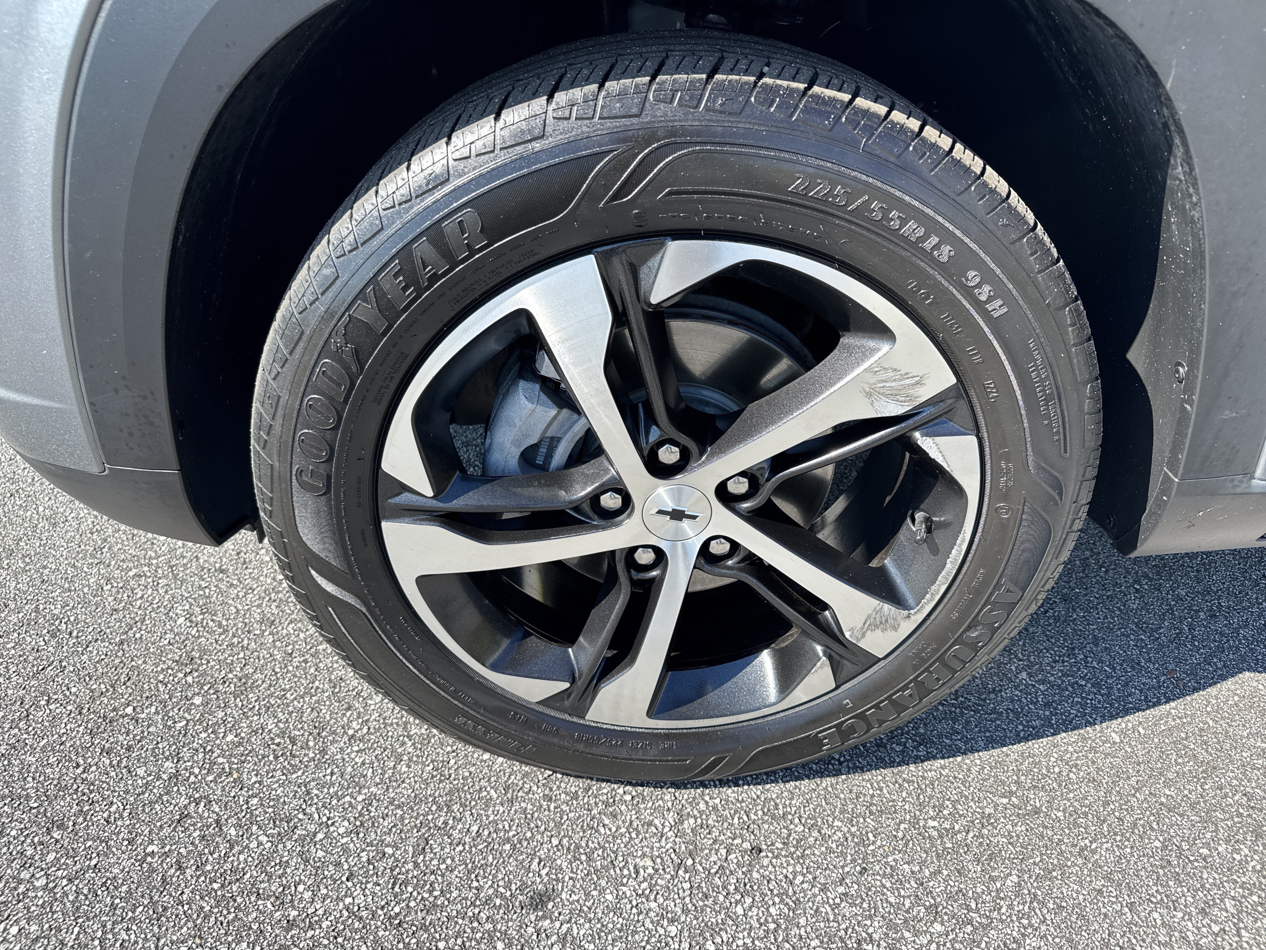Used 2025 Chevrolet Trax RS w/ Driver Confidence Package FWD image 13