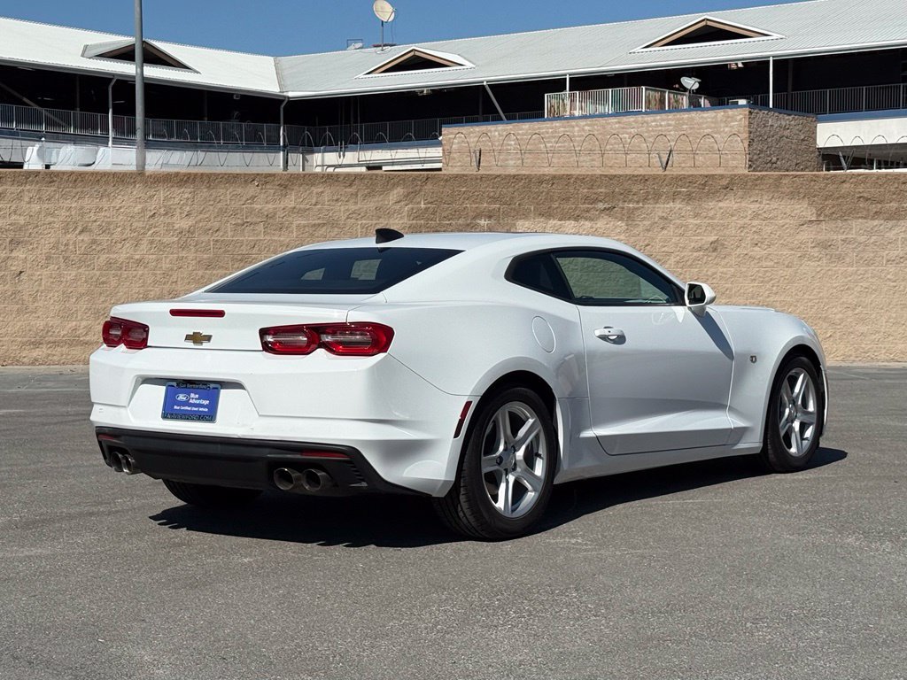 Used 2023 Chevrolet Camaro LT RWD image 4
