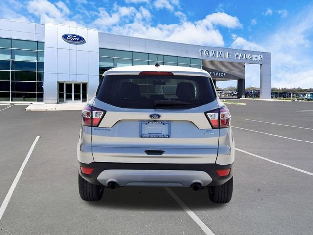 Used 2017 Ford Escape SE FWD image 3