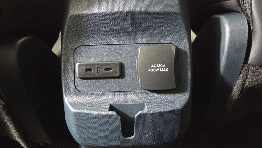 Used 2025 Ford Maverick Lariat w/ Black Appearance Package image 30