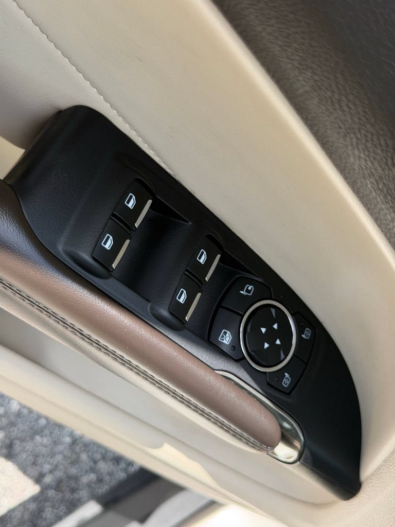 Used 2015 Lincoln MKC FWD w/ Equipment Group 101A Select image 20