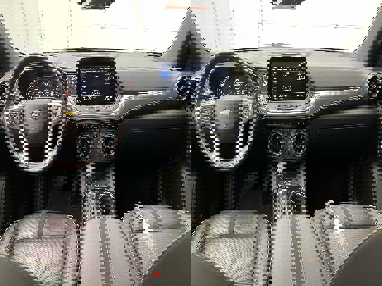 Certified 2023 Chevrolet Blazer Premier w/ Driver Confidence II Package image 4