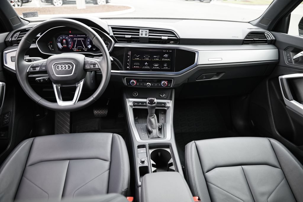 Used 2025 Audi Q3 2.0T Premium w/ Convenience Package AWD/4WD image 27