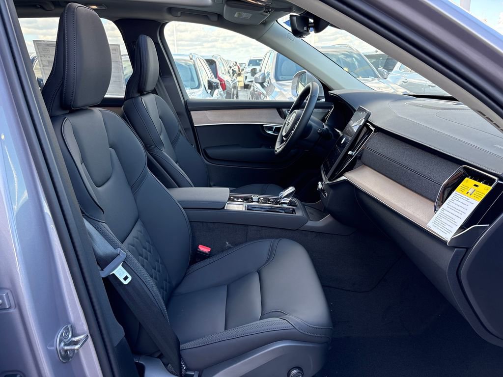 New 2026 Volvo XC90 B5 Plus image 17