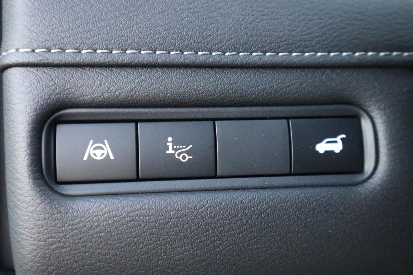 New 2026 Nissan Armada SL w/ Captain's Chari Seat Package image 35