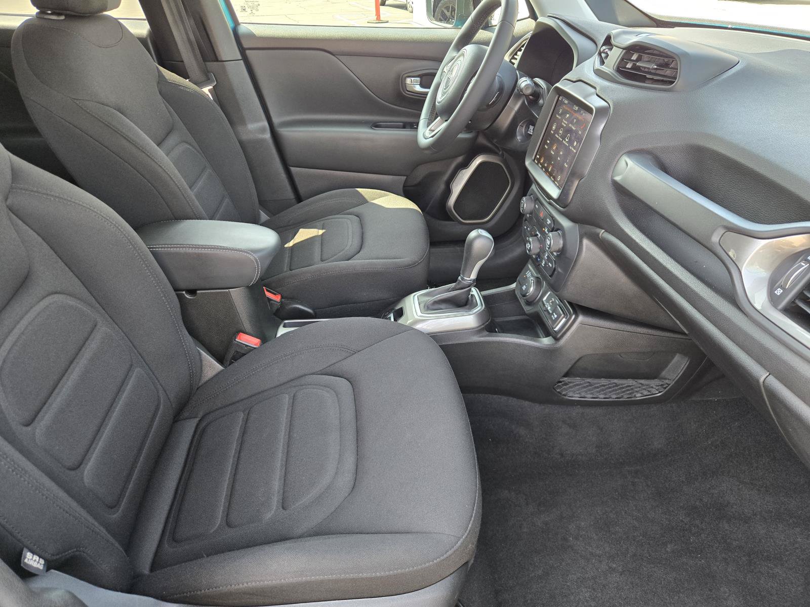 Certified 2022 Jeep Renegade Latitude AWD/4WD image 34