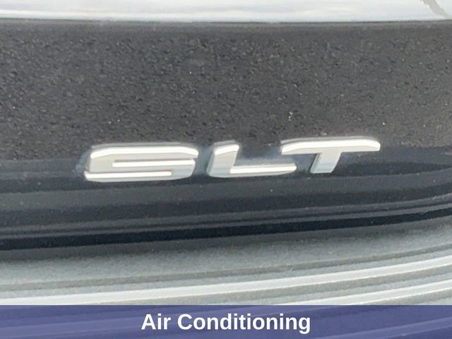 Used 2023 GMC Yukon SLT w/ SLT Premium Package image 13