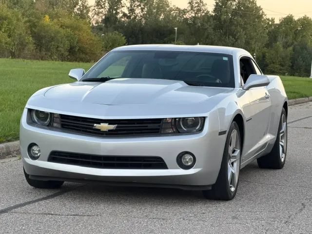 Used 2010 Chevrolet Camaro LT w/ RS Package RWD image 7