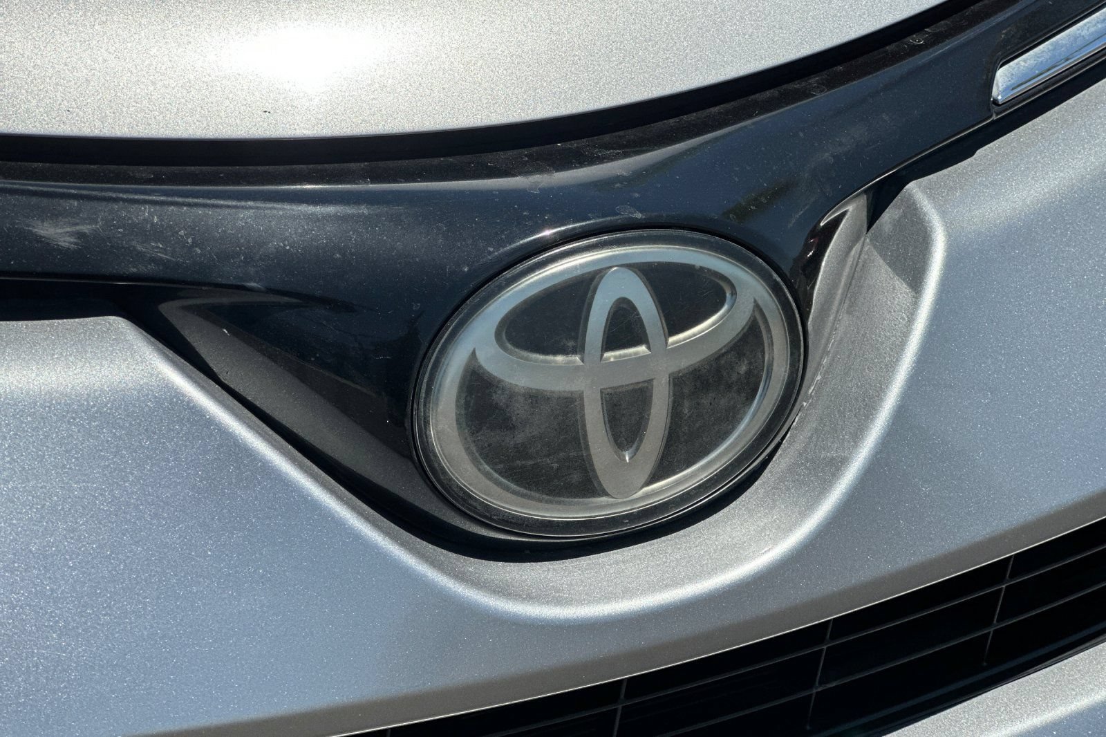 Used 2017 Toyota RAV4 LE w/ All Weather Liner Package FWD image 36