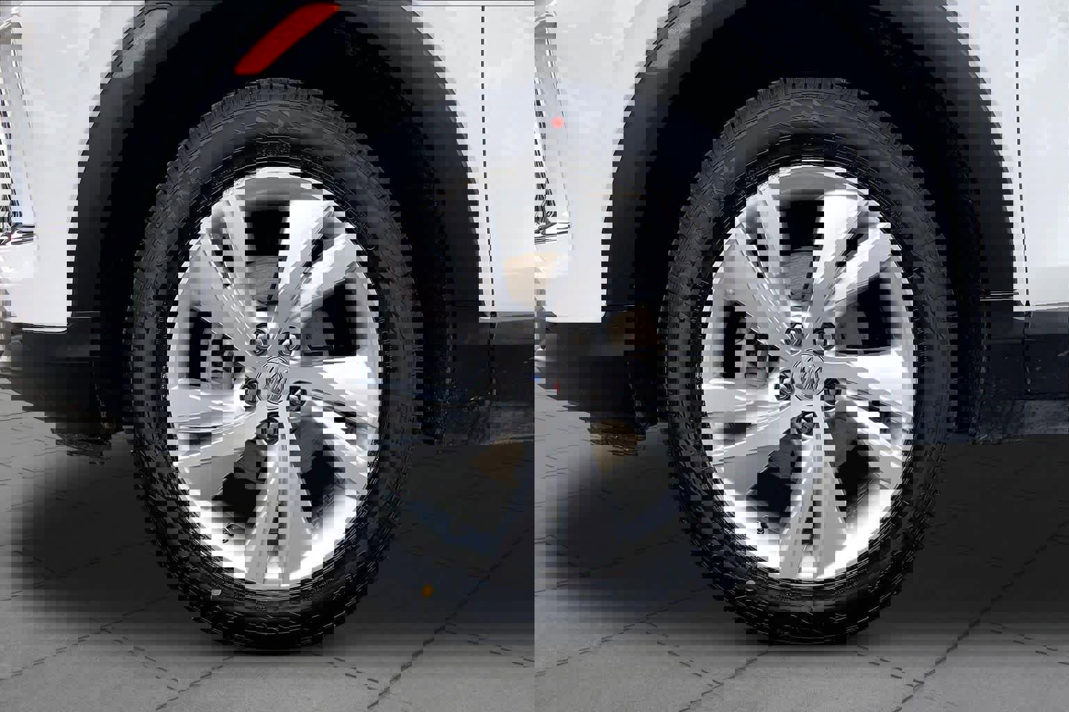 Used 2025 Buick Encore GX Preferred AWD/4WD image 11